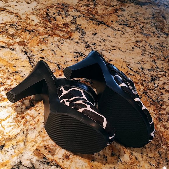 Women's Very Volatile animal print cowhide mules SZ 9 4.5" heel pre-owned. - Picture 14 of 16